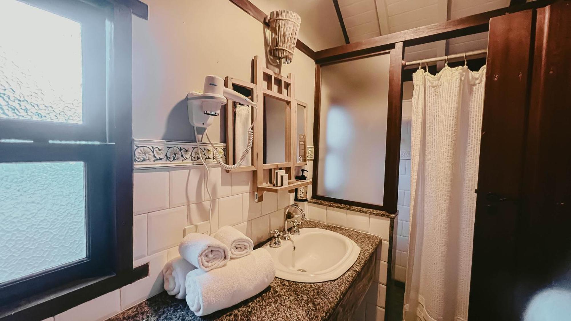 Vila Angatu Eco Resort Spa 산타 크루스 카브랄리아 외부 사진